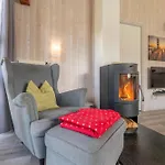 4 Personen Mit Sauna, Kaminofen Und Einen Wunderschцnen Garten Mit Terrasse In *