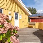 4 Personen Mit Sauna, Kaminofen Und Einen Wunderschцnen Garten Mit Terrasse In * Otterndorf