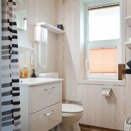 4 Personen Mit Sauna, Kaminofen Und Einen Wunderschцnen Garten Mit Terrasse In Feriehus