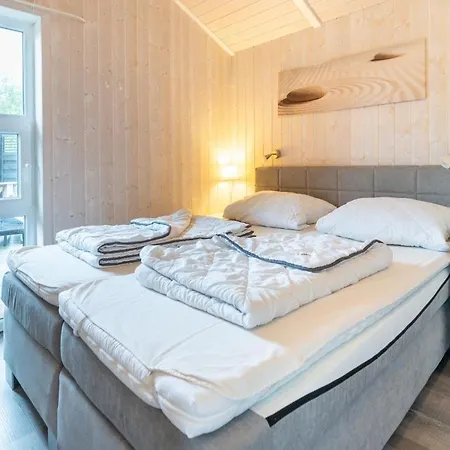 Feriehus 4 Personen Mit Sauna, Kaminofen Und Einen Wunderschцnen Garten Mit Terrasse In *