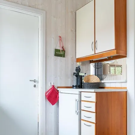 Feriehus 4 Personen Mit Sauna, Kaminofen Und Einen Wunderschцnen Garten Mit Terrasse In Otterndorf