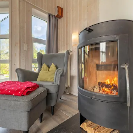 4 Personen Mit Sauna, Kaminofen Und Einen Wunderschцnen Garten Mit Terrasse In Feriehus
