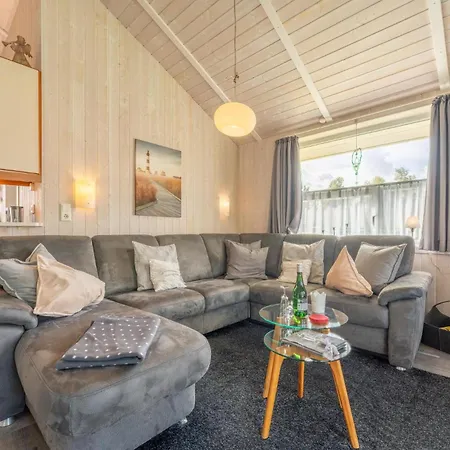 4 Personen Mit Sauna, Kaminofen Und Einen Wunderschцnen Garten Mit Terrasse In Feriehus