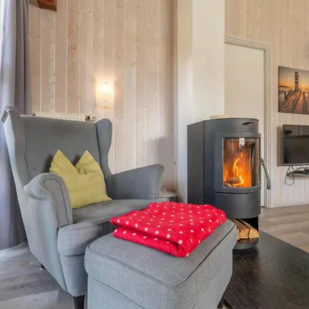 4 Personen Mit Sauna, Kaminofen Und Einen Wunderschцnen Garten Mit Terrasse In *