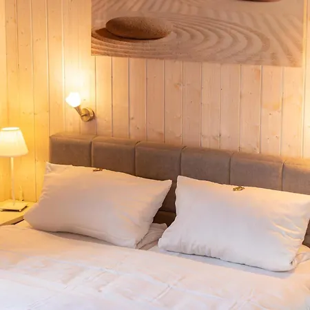 4 Personen Mit Sauna, Kaminofen Und Einen Wunderschцnen Garten Mit Terrasse In