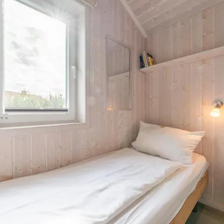 Feriehus 4 Personen Mit Sauna, Kaminofen Und Einen Wunderschцnen Garten Mit Terrasse In