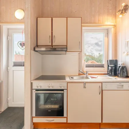 Feriehus 4 Personen Mit Sauna, Kaminofen Und Einen Wunderschцnen Garten Mit Terrasse In *