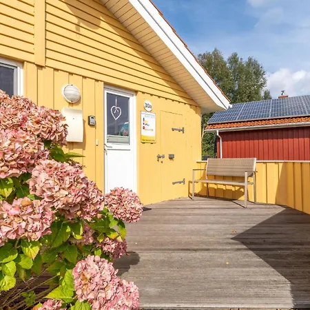 4 Personen Mit Sauna, Kaminofen Und Einen Wunderschцnen Garten Mit Terrasse In * Otterndorf