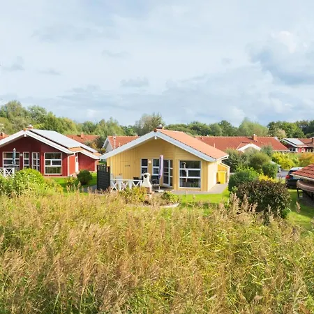4 Personen Mit Sauna, Kaminofen Und Einen Wunderschцnen Garten Mit Terrasse In