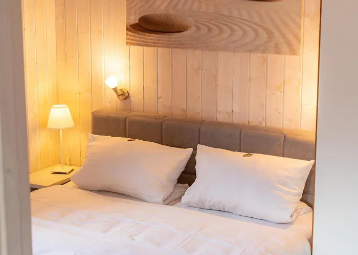 4 Personen Mit Sauna, Kaminofen Und Einen Wunderschцnen Garten Mit Terrasse In