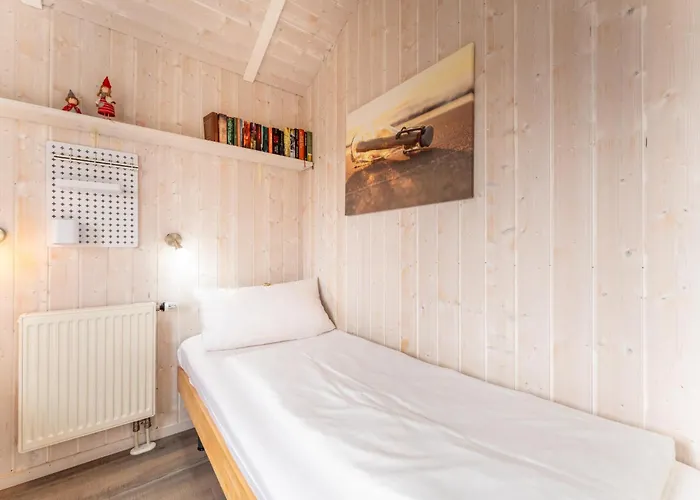 4 Personen Mit Sauna, Kaminofen Und Einen Wunderschцnen Garten Mit Terrasse In * 奥滕多夫